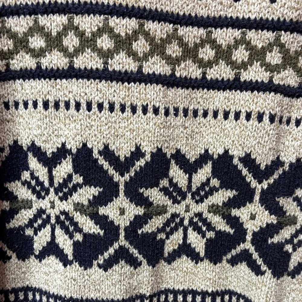 Cozy Retriever Cream and Black Knit Sweater Size: X Large